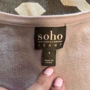 Woman’s New York and Company/ Soho 3/4 length sleeve sweater.